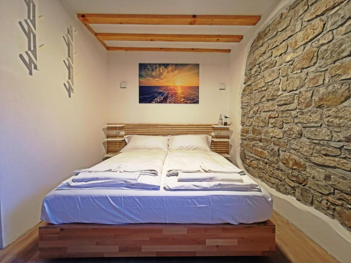 Ribiska Hisa - Old Piran Fisherman'S House Bagian luar foto